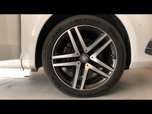 Mercedes-Benz V-Class V250d Avantgarde - Image 17