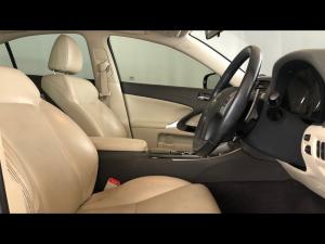 Lexus IS 350 EX - Image 10