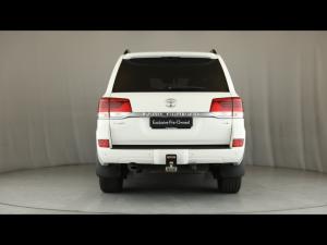 Toyota Land Cruiser 200 4.5D-4D V8 VX-R - Image 5