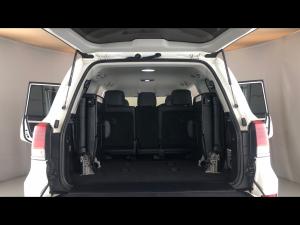 Toyota Land Cruiser 200 4.5D-4D V8 VX-R - Image 13
