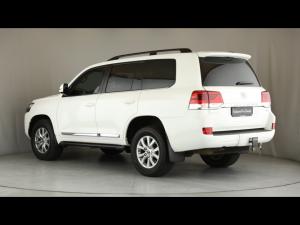 Toyota Land Cruiser 200 4.5D-4D V8 VX-R - Image 21
