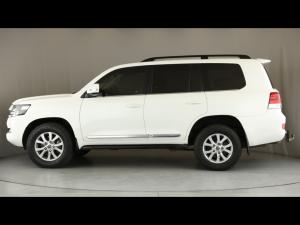 Toyota Land Cruiser 200 4.5D-4D V8 VX-R - Image 22