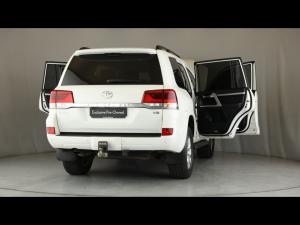 Toyota Land Cruiser 200 4.5D-4D V8 VX-R - Image 24