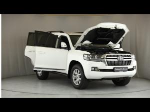 Toyota Land Cruiser 200 4.5D-4D V8 VX-R - Image 29