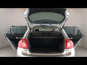 Toyota Auris 1.6 RS - Image 13