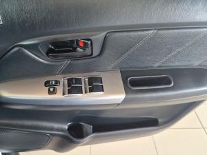 Toyota Hilux 3.0D-4D double cab Raider Legend 45 - Image 21