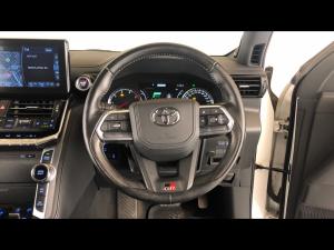 Toyota Land Cruiser 300 3.3D GR-Sport - Image 8