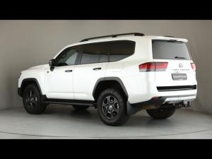 Toyota Land Cruiser 300 3.3D GR-Sport - Image 21