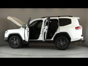 Toyota Land Cruiser 300 3.3D GR-Sport - Image 26