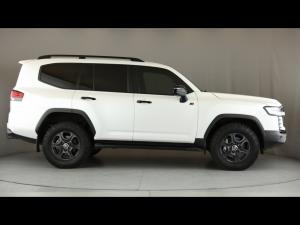 Toyota Land Cruiser 300 3.3D GR-Sport - Image 3