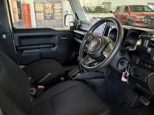 Suzuki Jimny 1.5 GLX AllGrip 5-door auto - Image 15