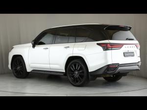 Lexus LX 500d Urban - Image 21