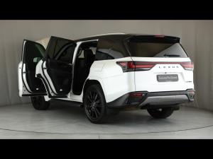 Lexus LX 500d Urban - Image 25