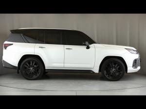 Lexus LX 500d Urban - Image 3