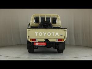 Toyota Land Cruiser 79 2.8GD-6 double cab auto - Image 5