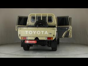 Toyota Land Cruiser 79 2.8GD-6 double cab auto - Image 24