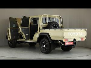 Toyota Land Cruiser 79 2.8GD-6 double cab auto - Image 25