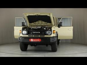 Toyota Land Cruiser 79 2.8GD-6 double cab auto - Image 28