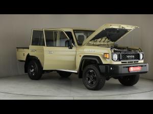 Toyota Land Cruiser 79 2.8GD-6 double cab auto - Image 29