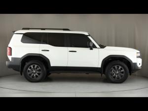 Toyota Land Cruiser Prado 2.8GD VX-R - Image 3