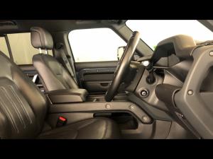 Land Rover Defender 110 D300 X-Dynamic HSE - Image 10