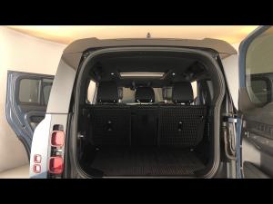 Land Rover Defender 110 D300 X-Dynamic HSE - Image 13