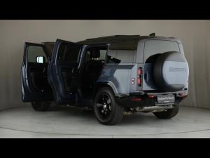 Land Rover Defender 110 D300 X-Dynamic HSE - Image 25