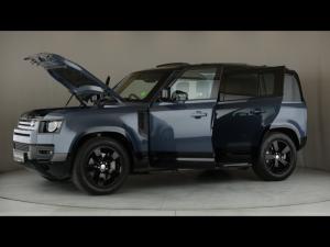 Land Rover Defender 110 D300 X-Dynamic HSE - Image 27