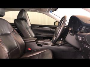 Lexus ES 250 EX - Image 10