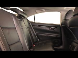 Lexus ES 250 EX - Image 12