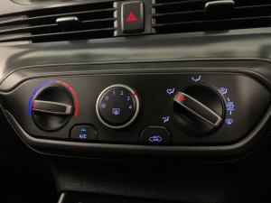 Hyundai i20 1.4 Motion automatic - Image 12
