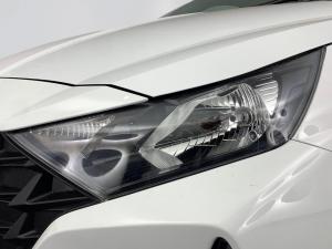 Hyundai i20 1.4 Motion automatic - Image 4