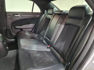 Chrysler 300C SRT8 - Image 10