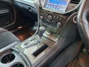 Chrysler 300C SRT8 - Image 11