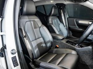 Volvo XC40 B4 Plus Dark - Image 5