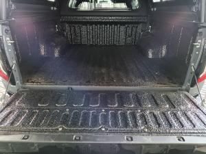 Toyota Hilux 2.8GD-6 double cab Raider 4x4 - Image 10