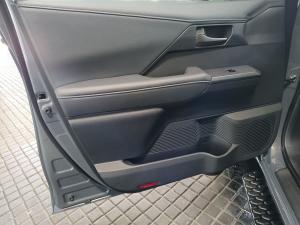 Toyota Hilux 2.8GD-6 double cab Raider 4x4 - Image 13