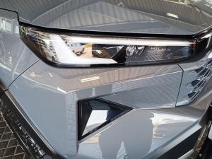 Toyota Hilux 2.8GD-6 double cab Raider 4x4 - Image 15