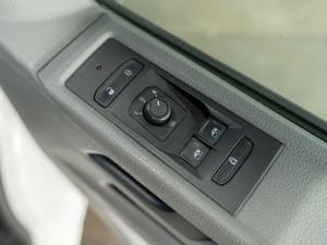 Volkswagen Transporter 2.0TDI Kombi SWB Trendline auto - Image 21