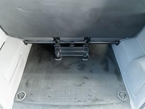 Volkswagen Transporter 2.0TDI Kombi SWB Trendline auto - Image 29