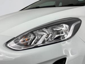 Ford Fiesta 1.0 Ecoboost Trend 5-Door automatic - Image 3