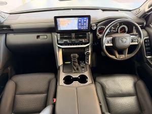 Toyota Land Cruiser 300 3.5T GR-Sport - Image 20