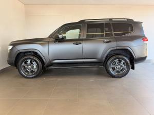 Toyota Land Cruiser 300 3.5T GR-Sport - Image 3