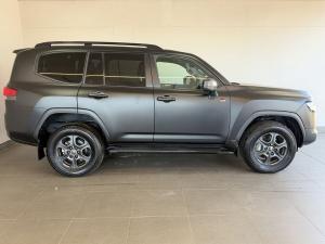 Toyota Land Cruiser 300 3.5T GR-Sport - Image 4