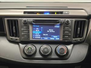 Toyota RAV4 2.0 GX - Image 10