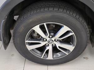 Toyota RAV4 2.0 GX - Image 13