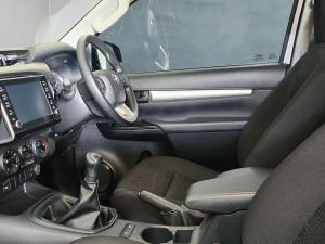 Toyota Hilux 2.4GD-6 single cab Raider manual - Image 7