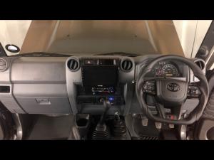 Toyota Land Cruiser 79 4.0 V6 single cab - Image 6