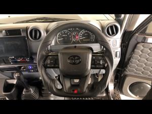 Toyota Land Cruiser 79 4.0 V6 single cab - Image 8
