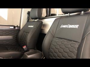Toyota Land Cruiser 79 4.0 V6 single cab - Image 11